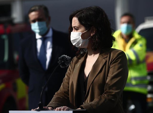 La presidenta de la Comunidad de Madrid, Isabel Díaz Ayuso, interviene en una rueda de prensa durante su visita a las instalaciones de la Agencia de Seguridad y Emergencias Madrid 112, en Pozuelo de Alarcón, Madrid, (España), a 2 de marzo de 2021.