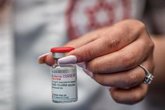Foto: Moderna pone las primeras dosis en ensayos clínicos de su vacuna conta la variante sudafricana
