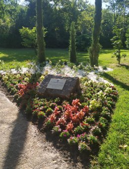 Monumento en el Parque del Príncipe de Cáceres en memoria de las víctimas de la pandemia de coronavirus