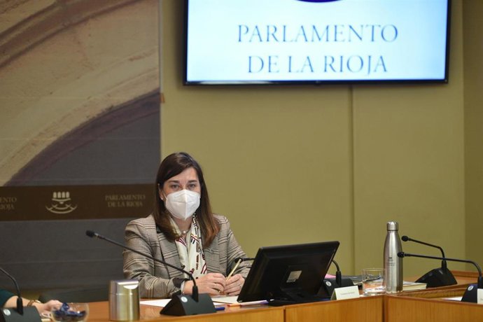 La consejera de Salud, Sara Alba, comparece en el Parlamento de La Rioja