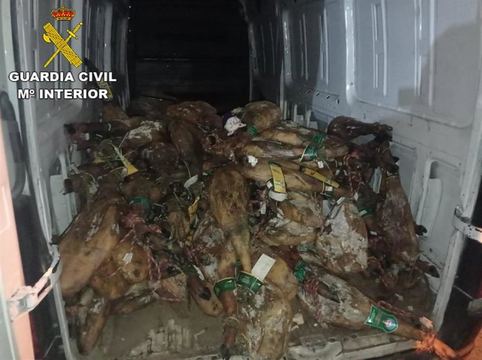 Siete detenidos por robar 130 jamones de una nave de Humanes