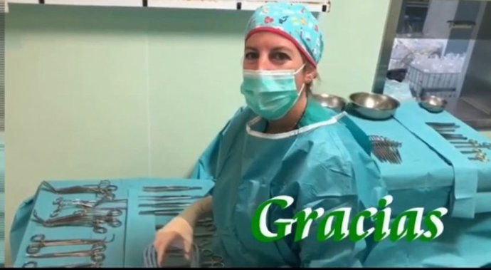 Profesionales del Hospital Virgen de la Victoria participan en un video para fomentar el uso de  palabras clave en la atención diaria