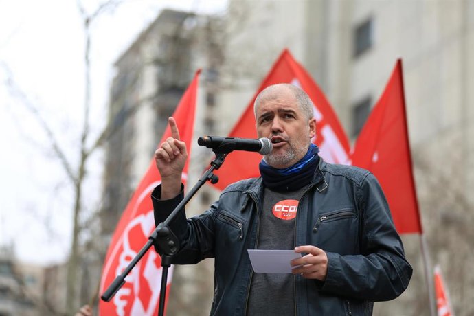 El secretario general de CCOO, Unai Sordo, interviene en una concentración