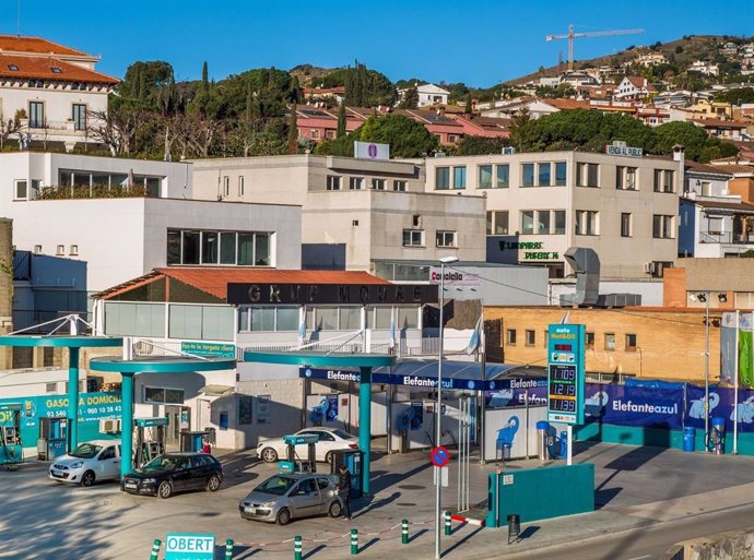 Estacion de servicio Autonetoil y centro de lavado Elefante Azul