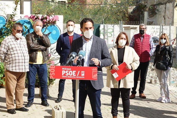 El portavoz del PSOE en el Ayuntamiento de Málaga, Daniel Pérez, en rueda de prensa