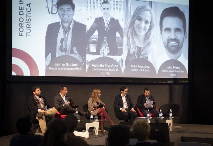 Archivo - Imagen de archivo de H&T