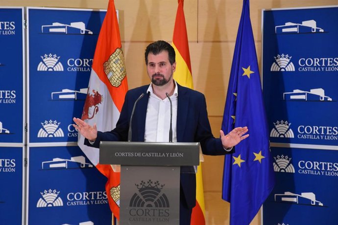 Tudanca durante la rueda de prensa en la que explicó la moción de censura. Archivo