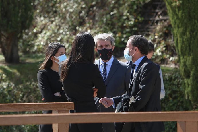 (I-D) La presidenta de Ciudadanos, Inés Arrimadas; la vicealcaldesa de Madrid, Begoña Villacís; el hasta ahora consejero de Transportes en la Comunidad de Madrid, Ángel Garrido, y el portavoz parlamentario de Cs, Edmundo Bal, durante el acto de la Asoci