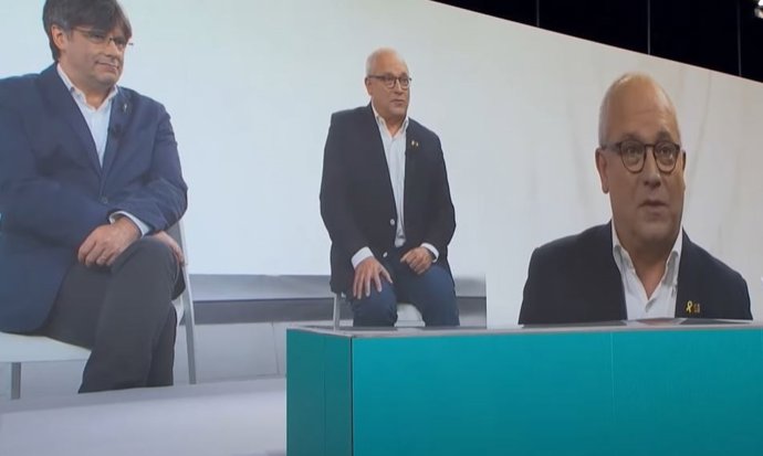 Archivo - El exconseller Lluís Puig, junto a Carles Puigdemont, en una imagen de archivo. 