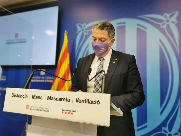 El conseller de Interior, Miquel Smper, en la rueda de prensa.