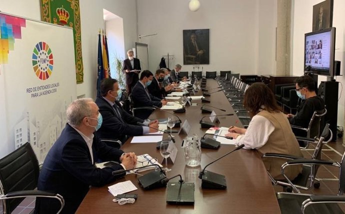 El presidente de la DPH participa en una reunión de la FEMP sobre la gestión de fondos de Unión Europea.