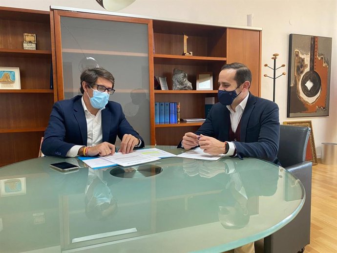 Juan de Dios Navarro abre en Benissa la agenda de reuniones con alcaldes y concejales para detectar necesidades y establecer líneas de colaboración