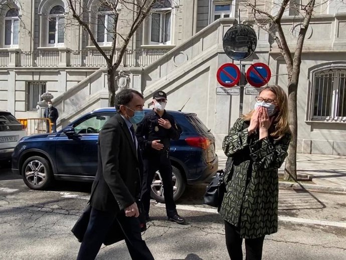 La exconsellera Meritxell Serret tras personarse ante el Tribunal Supremo.