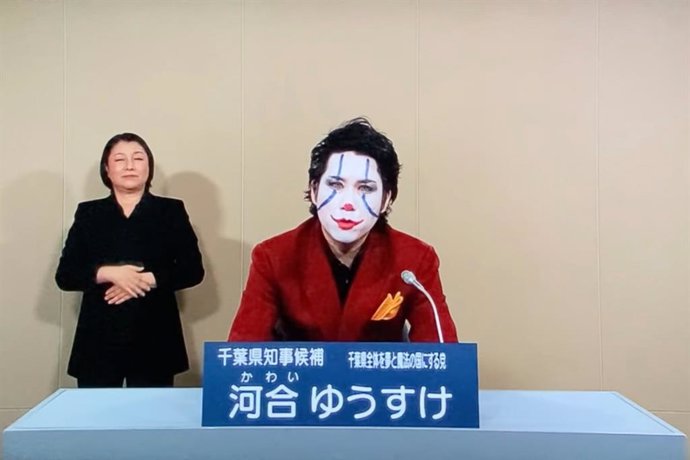 Un político japonés se presenta a las elecciones vestido del Joker