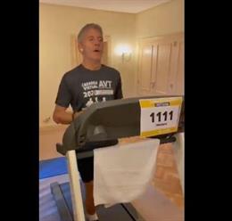 El ministro del Interior, Fernando Grande Marlaska, corriendo en la carrera virtual de la AVT del pasado 14 de noviembre