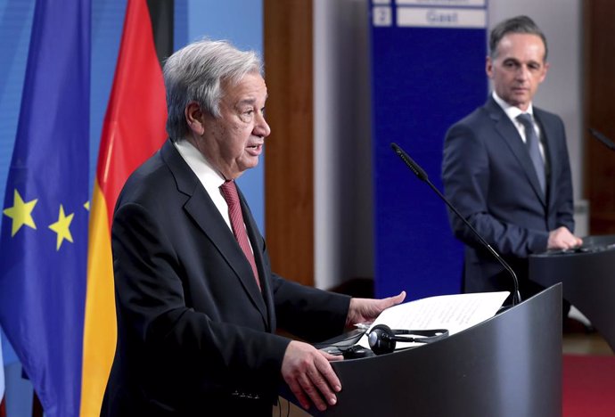 Archivo - 17 December 2020, Georgia, Berlin: UN Secretary-General Antonio Guterres (L) and German Foreign Minister Heiko Maas attend a press conference after their meeting. Photo: Michael Sohn/AP POOL/dpa