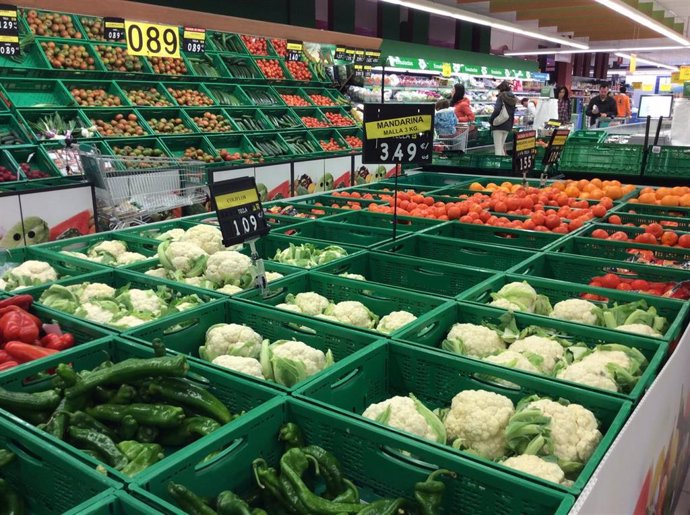 Archivo - Precios, IPC, inflación, consumo, verduras, hortalizas, compra, compras, comprar, comprando, supermercado, mercado