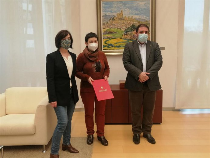 Unai Hualde se reúne con familiares de Mikel Zabalza