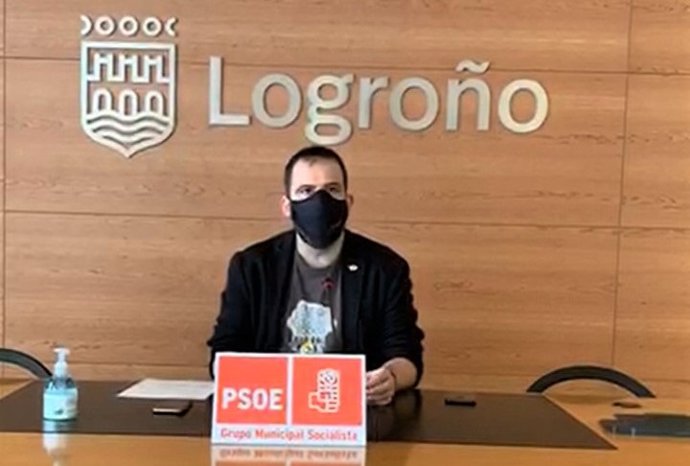 Archivo - El portavoz del Grupo Municipal Socialista en Logroño Iván Reinares