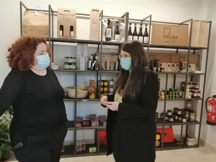 La portavoz de Ciudadanos en la Diputación, Gema Gómez, visita a mujeres emprendedoras en la provincia.