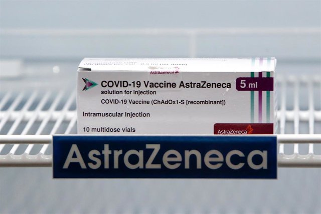 A box of the AstraZeneca vaccine is seen in a cooling refrigerator at the Bamrasnaradura Infectious Diseases Institute in Nonthaburi province on the outskirts of Bangkok. Photo: Chaiwat Subprasom/SOPA Images via ZUMA Wire/dpa