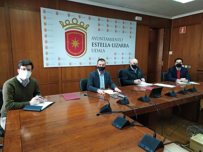 Alberto Bayona, gerente de Nasuvinsa; José María Aierdi, vicepresidente segundo; Koldo Leoz, alcalde de Estella; y Pablo Ezcurra, concejal de Desarrollo Económico y Empresarial