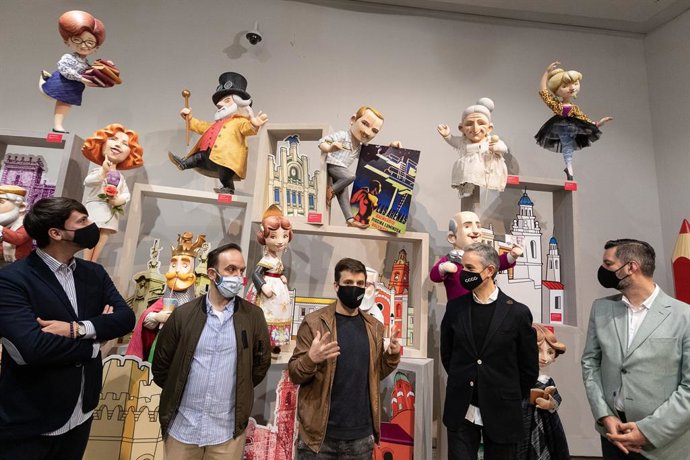 El Centre del Carme Cultura Contempornia presenta la exposición 'El Somriure de les Falles' que repasa la trayectoria de los artistas falleros Ceballos&Sanabria