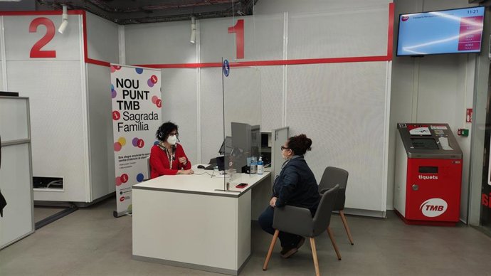 El  nuevo punto de atención de TMB en la estación de Metro de Sagrada Familia.