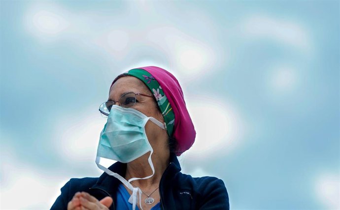 Archivo - Personal sanitario.