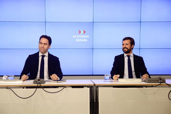 Archivo - El secretario general del PP, Teodoro García Egea, y el presidente del Partido Popular, Pablo Casado, durante la reunión de la Junta Directiva Nacional del Partido Popular, a 20 de agosto de 2020.