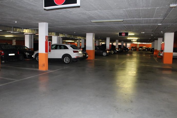 Uno de cada tres españoles paga ya el parking a través del móvil