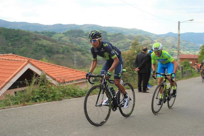 El ciclista colombiano Nairo Quintana (entonces en el Movistar Team) en la Vuelta a Asturias 2017, de la que se ha proclamado campeón en 2021 tras la sanción de la UCI a quien era ganador, Raúl Alarcón