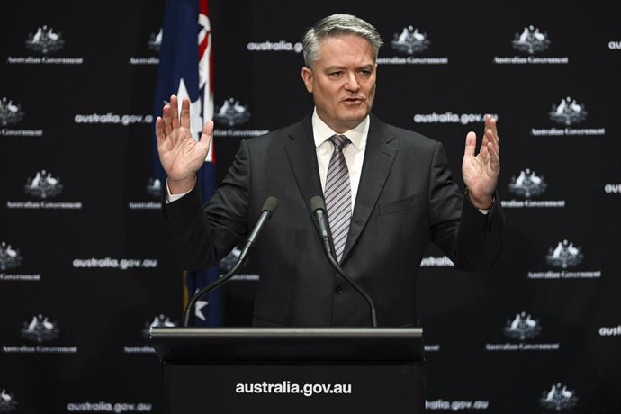 Archivo - Australian Finance Minister Mathias Cormann speaks during a press conference at Parliament House in Canberra, Friday, September 25, 2020. (AAP Image/Lukas Coch) NO ARCHIVING