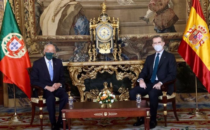 El Rey Felipe junto al presidente de la República Portuguesa, Marcelo Rebelo de Sousa, en el Palacio Real