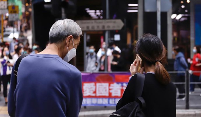 Ciudadanos en el centro financiero de Hong Kong