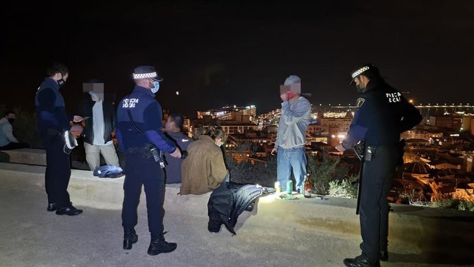 La Policía Local disuelve un botellón