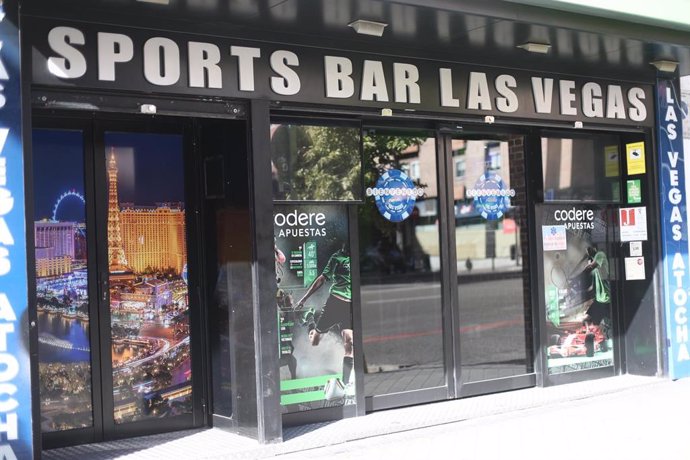 Archivo - Local de apuestas `Sports Bar Las Vegas, en Madrid, a 3 de octubre de 2019.