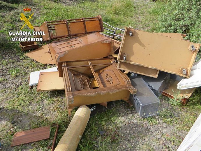 Denunciado un presunto gestor de residuos de viviendas por un vertido incontrolado en Gran Canaria