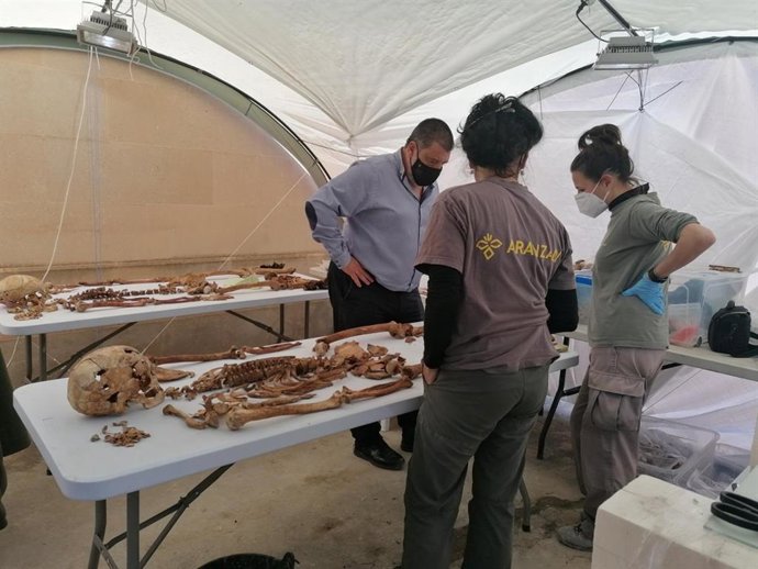 Arazadi entrega al Govern los restos de las 65 víctimas exhumadas en Porreres.