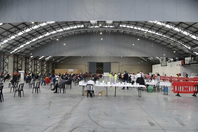 Vista general del Instituto Ferial de Vigo (Ifevi), en Pontevedra, Galicia (España), a 13 de marzo de 2021. Un total de 4.400 personas serán inmunizadas por un equipo de 60 profesionales sanitarios que administrarán la vacuna de AstraZeneca a los ciudad