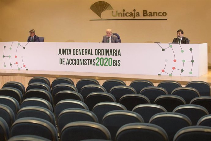 Archivo - Imagen de la Junta General de Accionistas de Unicaja Banco, celebrada de forma telemática.