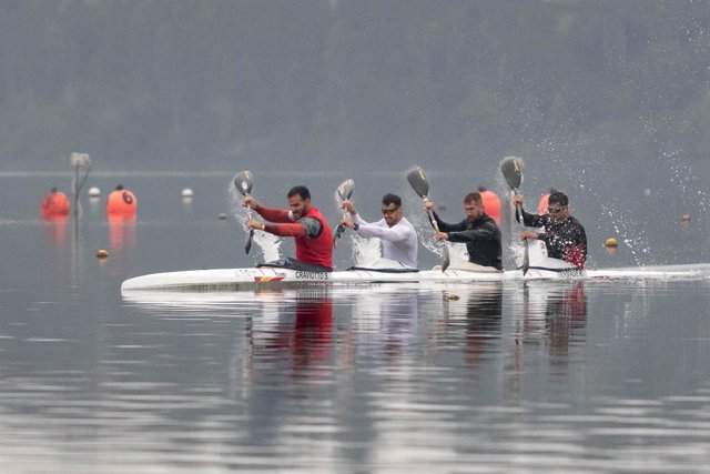 Saúl Craviotto, Cristian Toro, Carlos Garrote y Carlos Arévalo durante una de las tiradas del selectivo para elegir el K5 500 para Tokyo 2020
