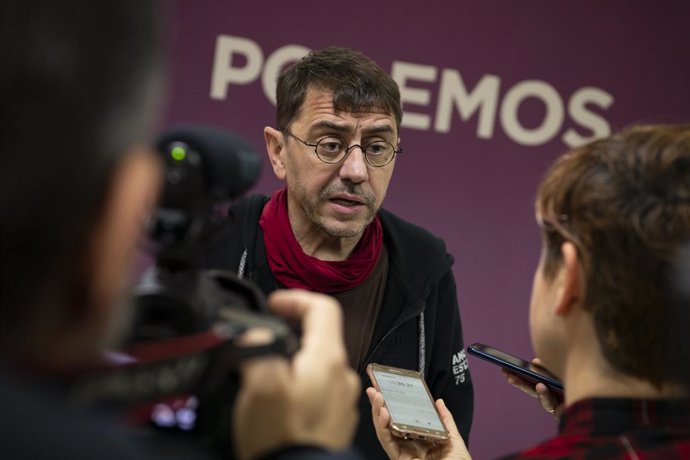 Archivo - El profesor de la Universidad Complutense Juan Carlos Monedero en la Inauguración de la sede provincial de Podemos en Ciudad Real