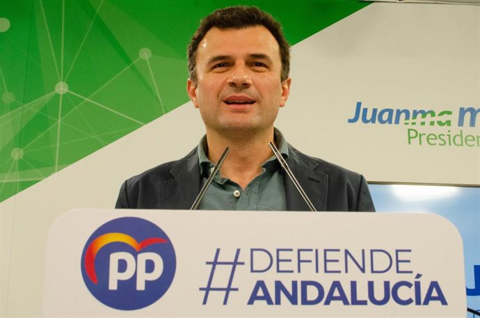 El vicesecretario de Política Municipal y Turismo del Partido Popular Andaluz, Bruno García, en rueda de prensa.