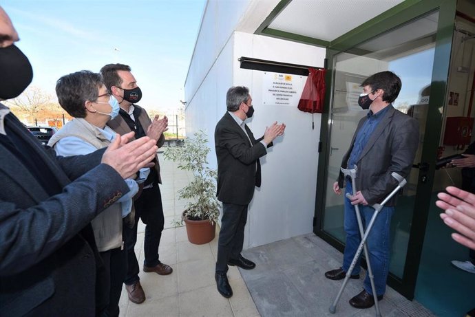 El Ayuntamiento de Sevilla pone en servicio el nuevo pabellón de San Jerónimo en el Distrito Norte