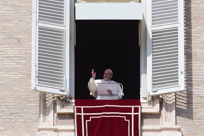 28 February 2021, Vatican: Pope Francis delivers the weekly Angelus Prayer at Saint Peters's Square. Photo: Evandro Inetti/ZUMA Wire/dpa