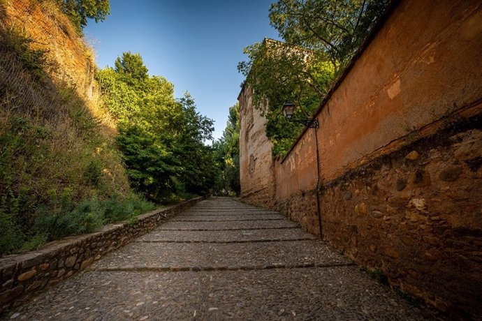 Cuesta de los Chinos en la Alhambra.