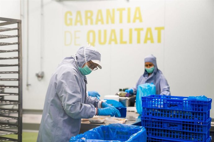 Medidas de seguridad contra el coronavirus en una empresa.