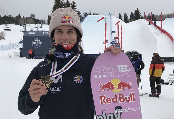 Queralt Castellet es penja el bronze en els Mundials d'Aspen