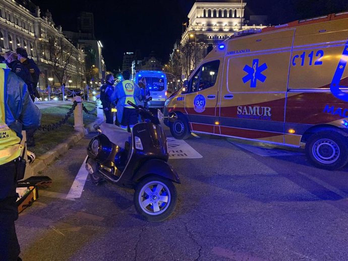 Fallece un motorista tras colisionar con otra motocicleta en Cibeles, en Madrid